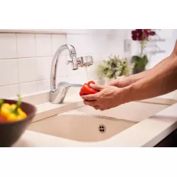 Φιλτρο βρυσης σε λειτουργια